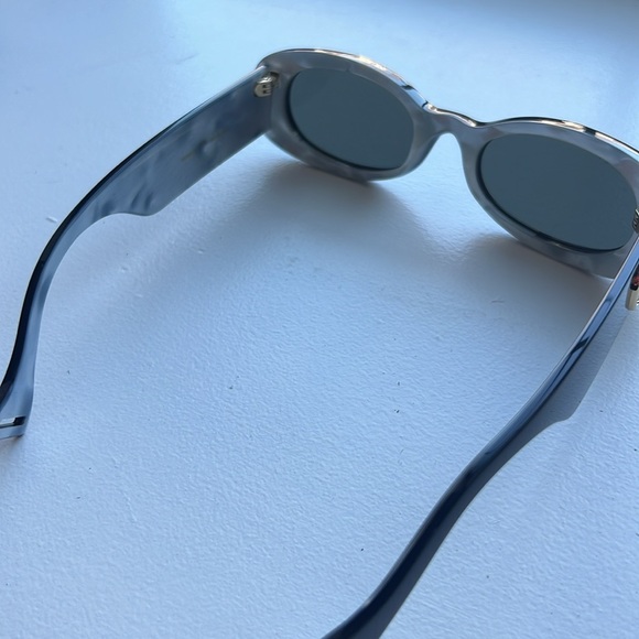 Oval Sunglasses - Picture 3 of 7